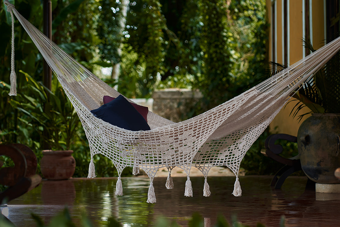 Outdoor undercover cotton hammock with hand crocheted tassels King Size Marble