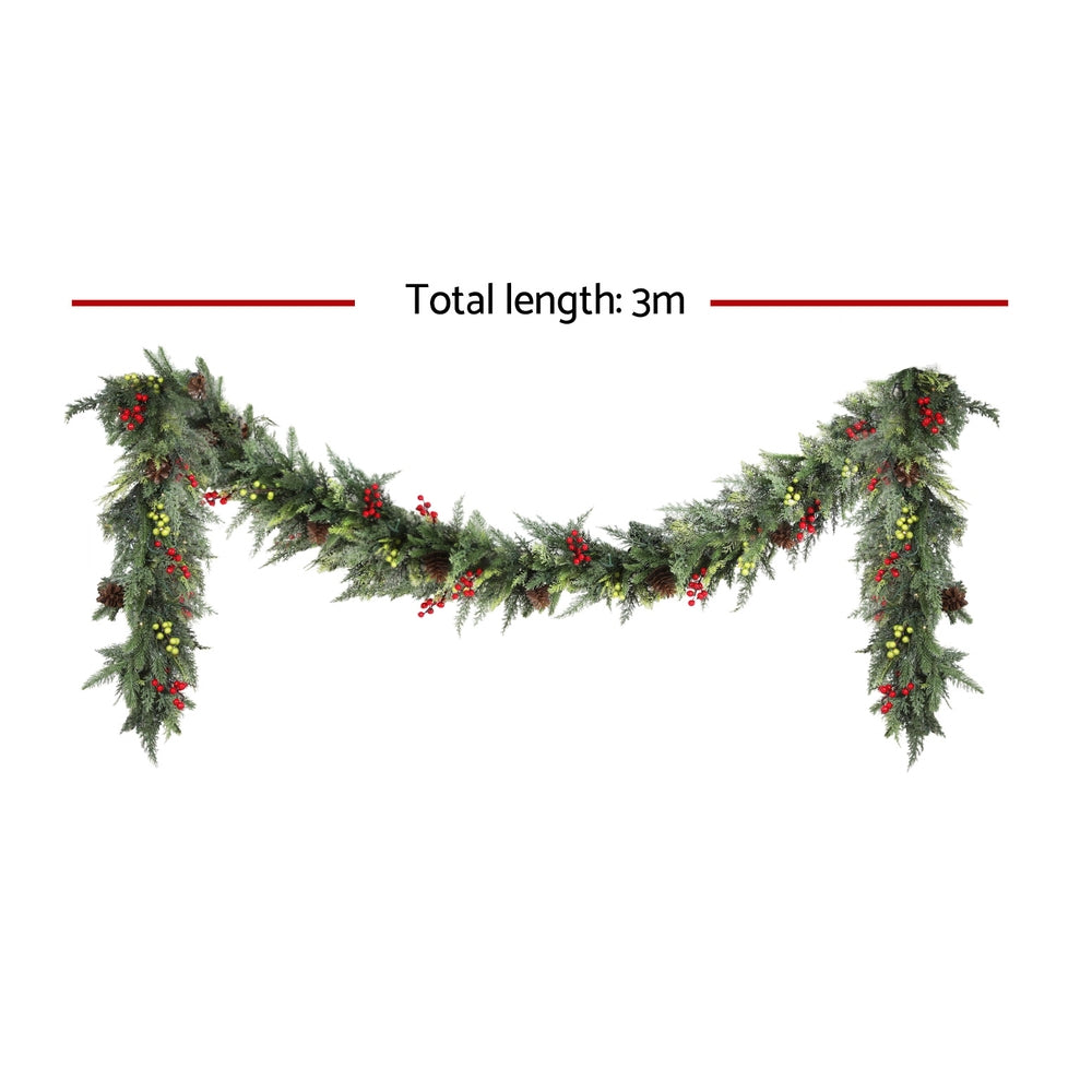 Pre-lit Christmas garland with pine cones and red berries, 3 m length